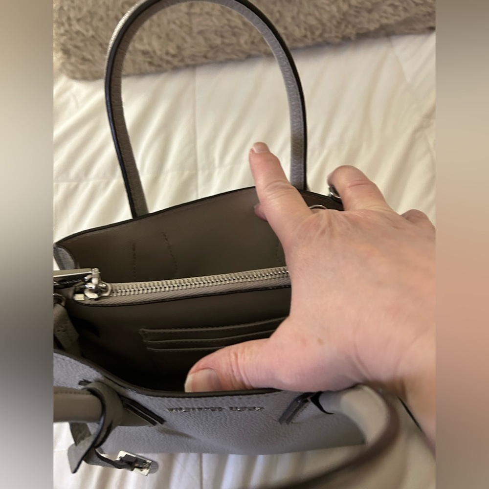 🎉 Host Pick 🎉 Michael Kors Gray Leather Tote Bag - Picture 6 of 12